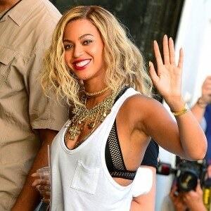1387201956_beyonce-zoom