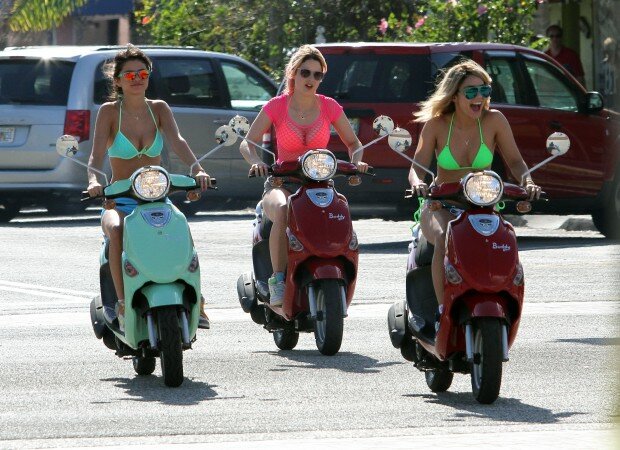 Vanessa, Ashley And Selena Take A Ride On Spring Breakers Set