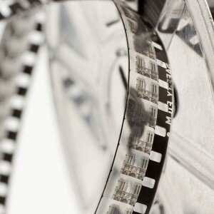 1024px-8_mm_Kodak_safety_film_reel_06